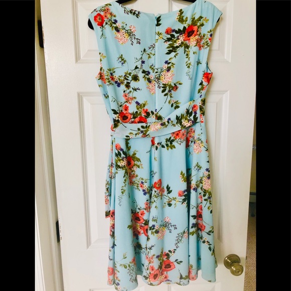 Chelsea Rose dress with tie - Picture 8 of 8